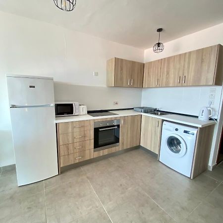 F1 2 St Julians, Private Room, Bathroom & Living Shared St. Julian's Exteriör bild